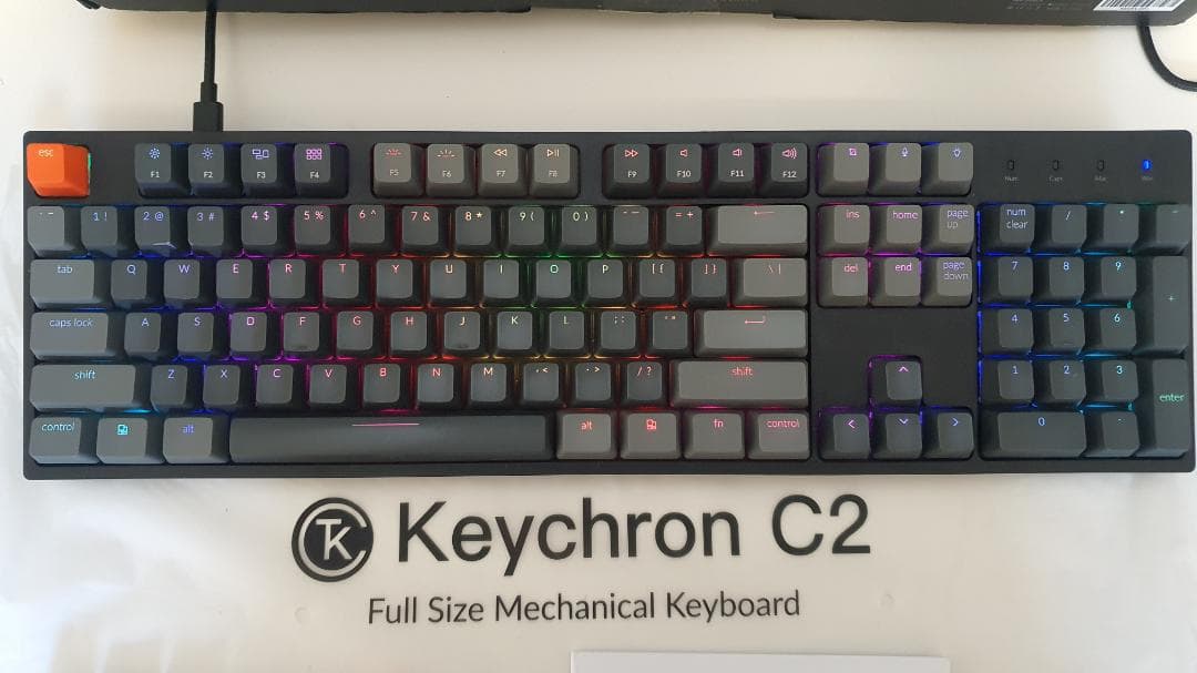 【US配列】Keychron C2 フルサイズメカニカルキーボード（美品・赤軸）
