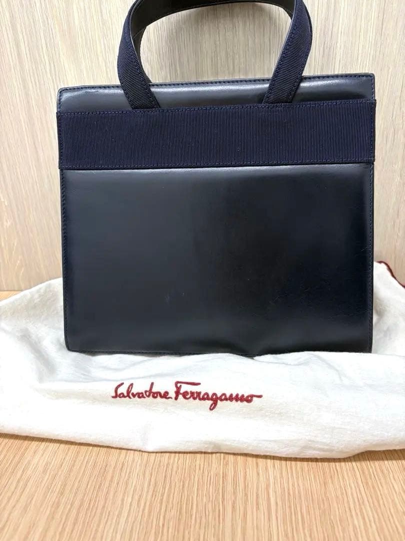 フェラガモ ヴァラリボン 2wayバッグ　ブラック　✨絶版入手困難✨　保存袋付き