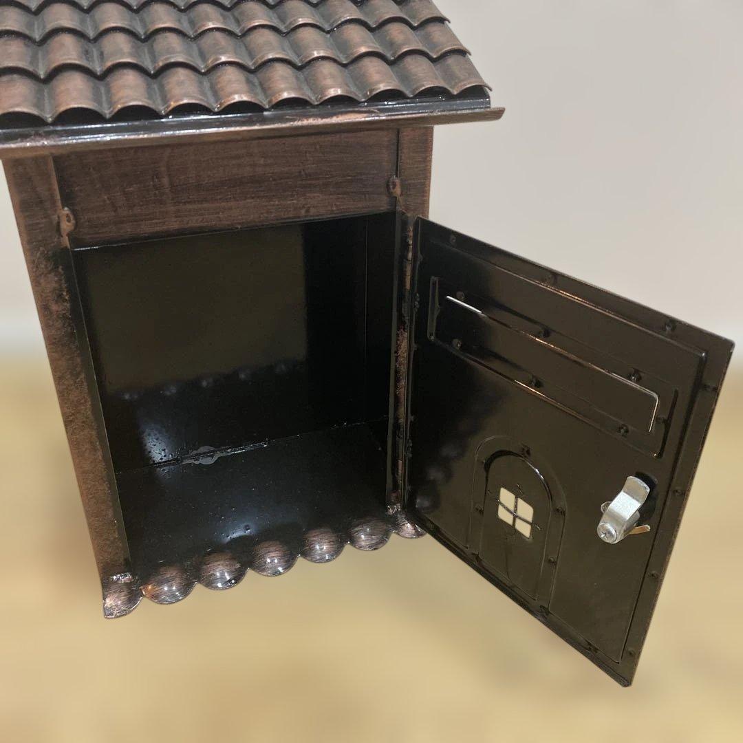 アンティーク風ポスト 【未使用品】鍵付き 郵便受け ブロンズカラー 瓦屋根