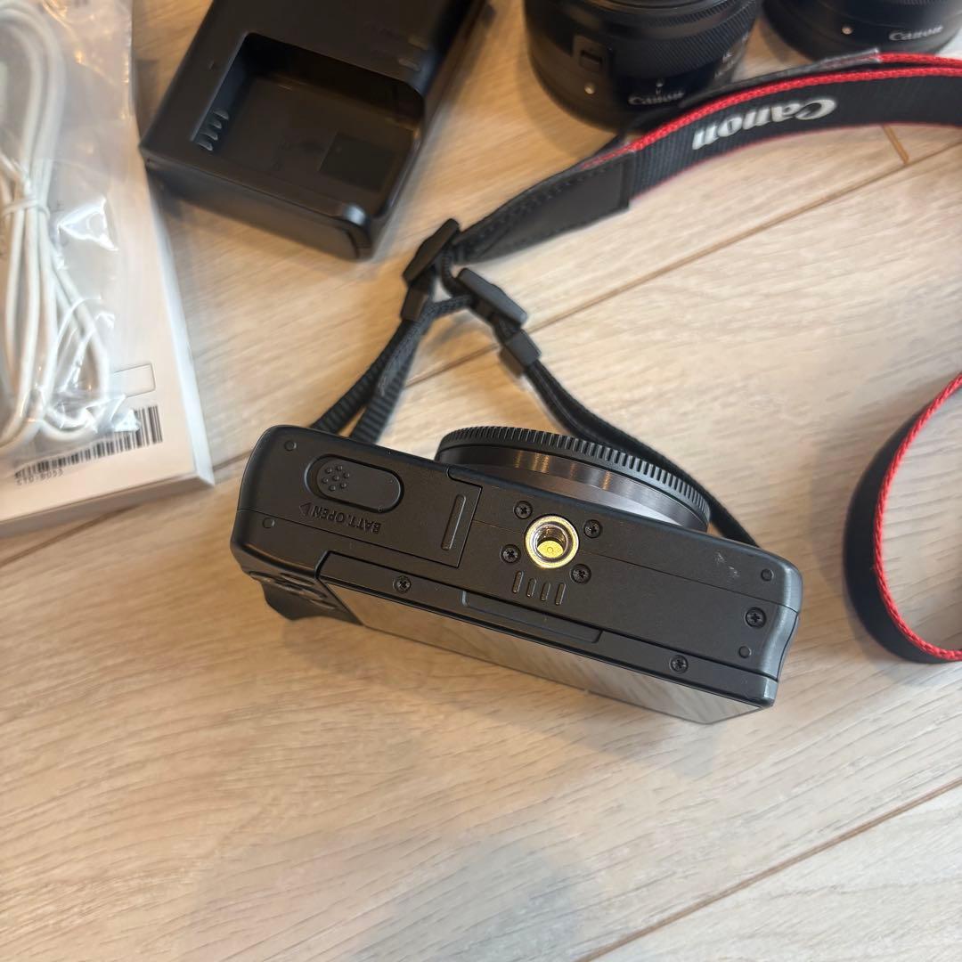 【週末限定】Canon EOS M10 15-45m ミラーレスカメラ　美品