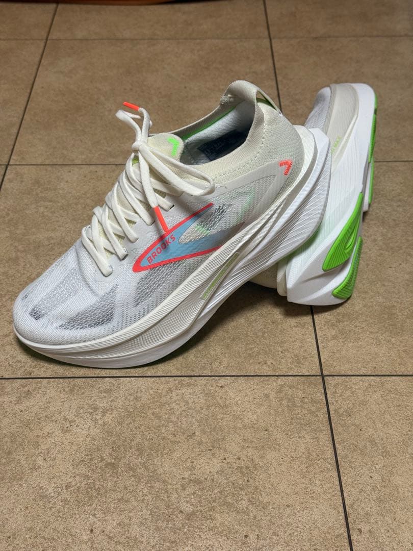 〔27.0cm〕 ブルックス ハイペリオンマックス 3