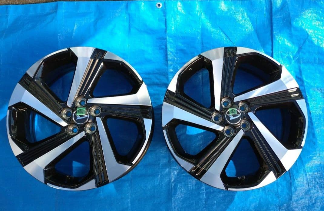 〈ヨシカ〉　ロッキーハイブリッド17インチ ホイール 5穴　2本 ①②