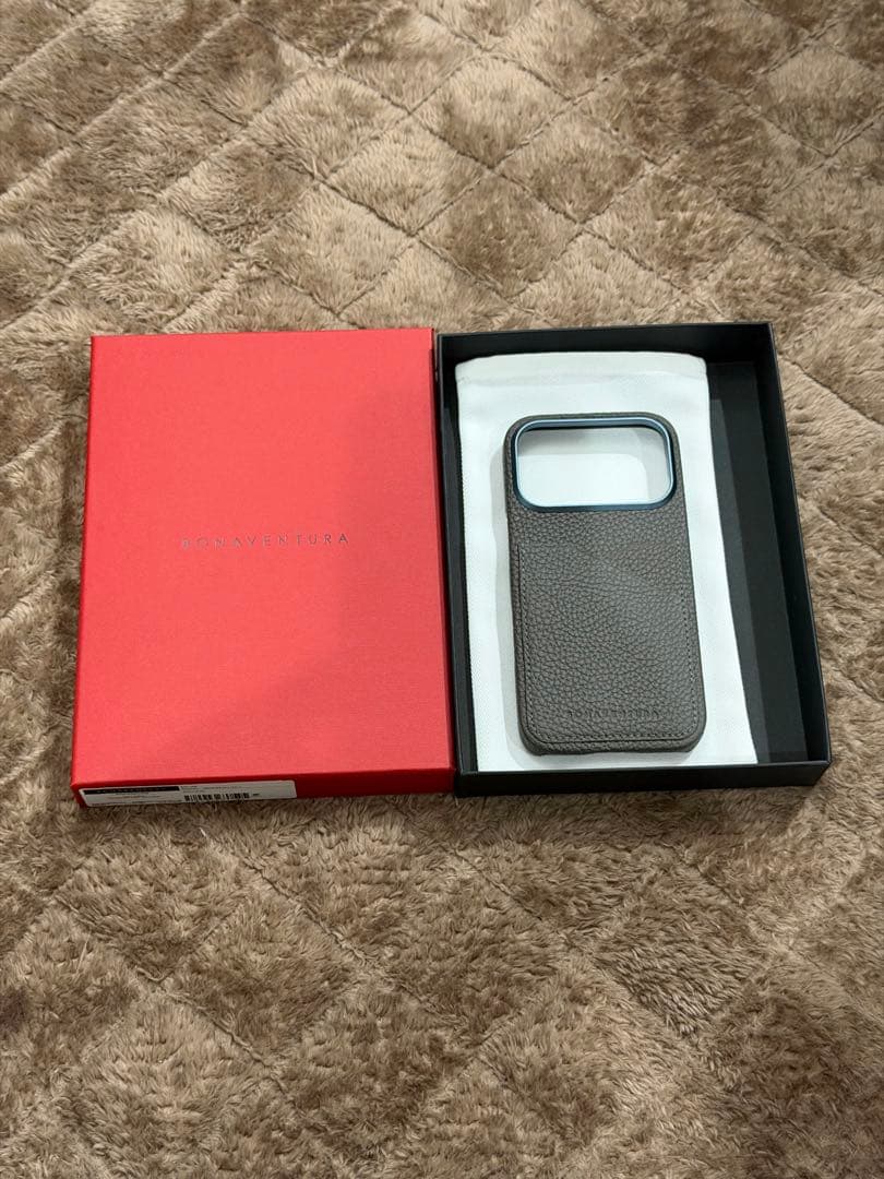 ボナベンチュラ　iPhone17Pro ケース　チャコールグレー
