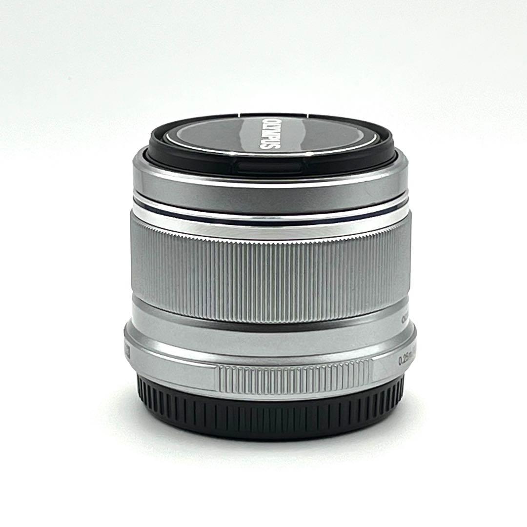 OLYMPUS M.ZUIKO DIGITAL 25mm f1.8 シルバー