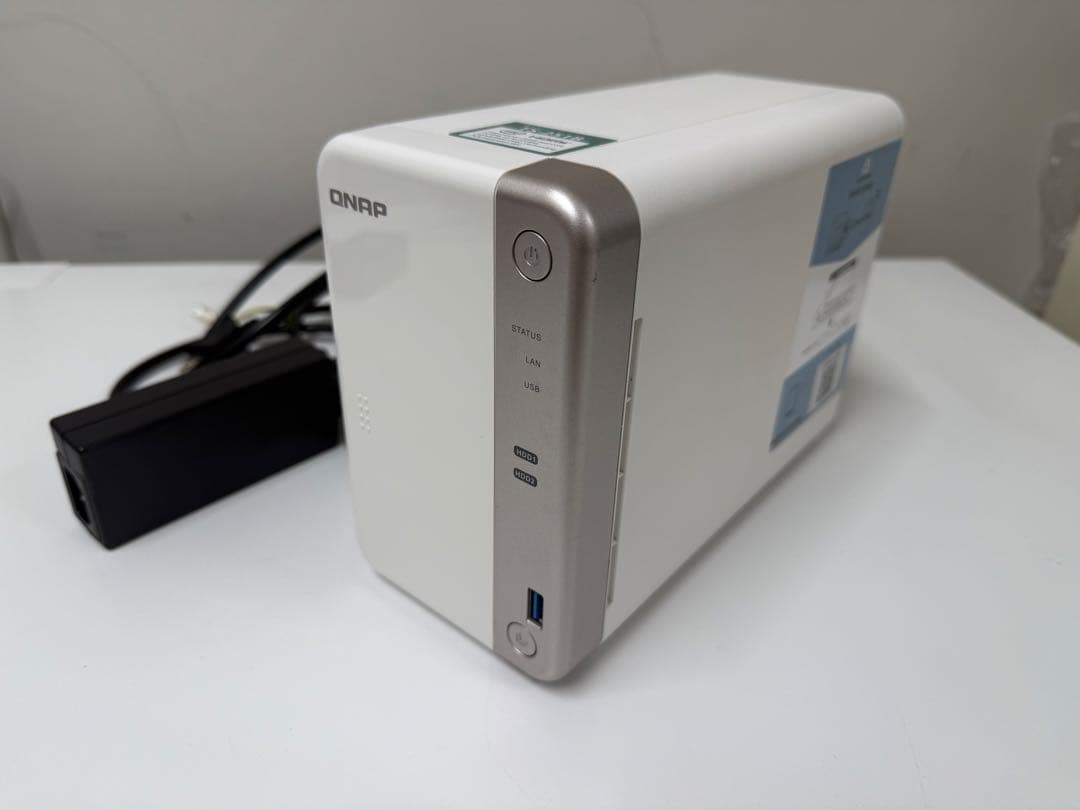 QNAP TS-251B NAS 10GbE メモリ16GB 4TB SSDx2