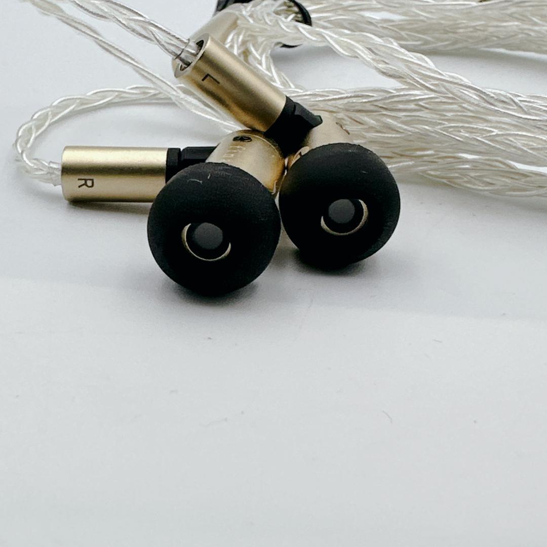 【未使用級】FINAL S5000 有線イヤホン ハイエンドモデル 高級イヤホン