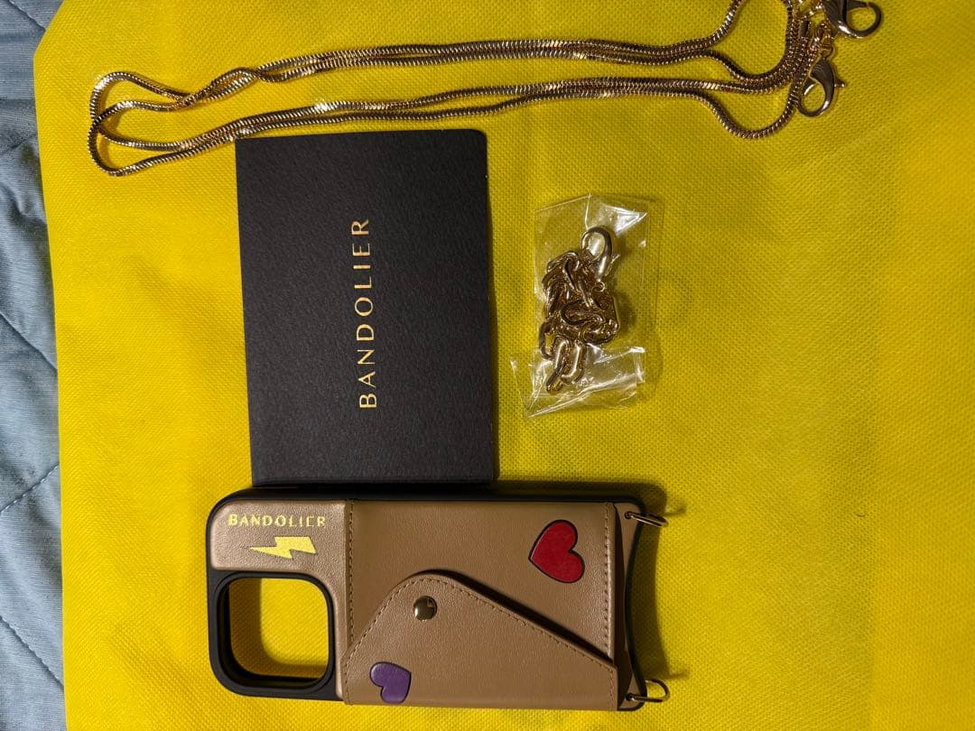 新品同様！BANDOLIER iPhone 16Pro ケース