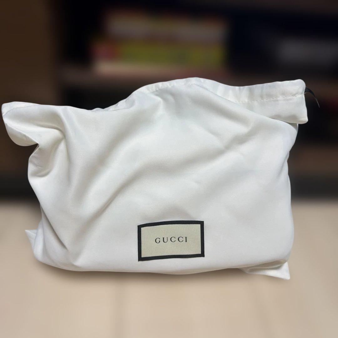 GUCCI アイボリー レザー ショルダーバッグ