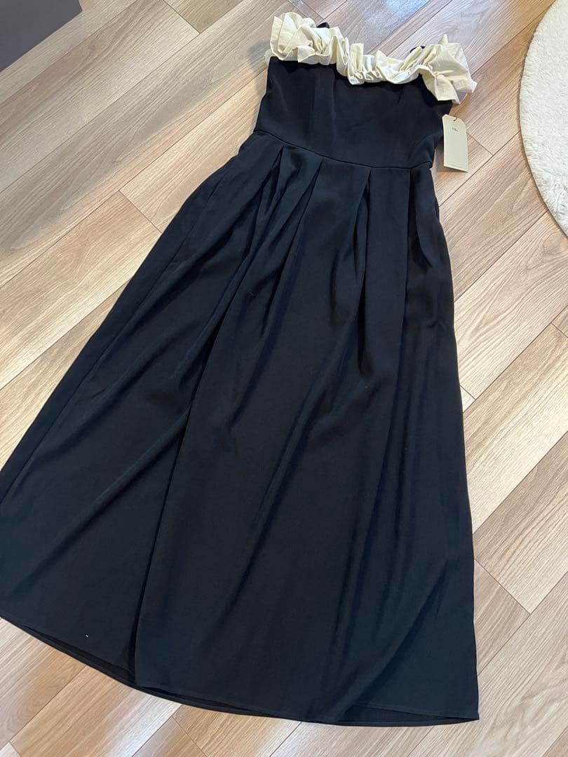 新品タグ付　Kanako×Olu. ショルダーフリルタックワンピース