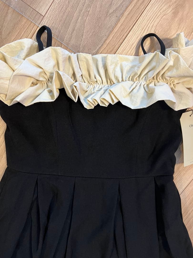 新品タグ付　Kanako×Olu. ショルダーフリルタックワンピース