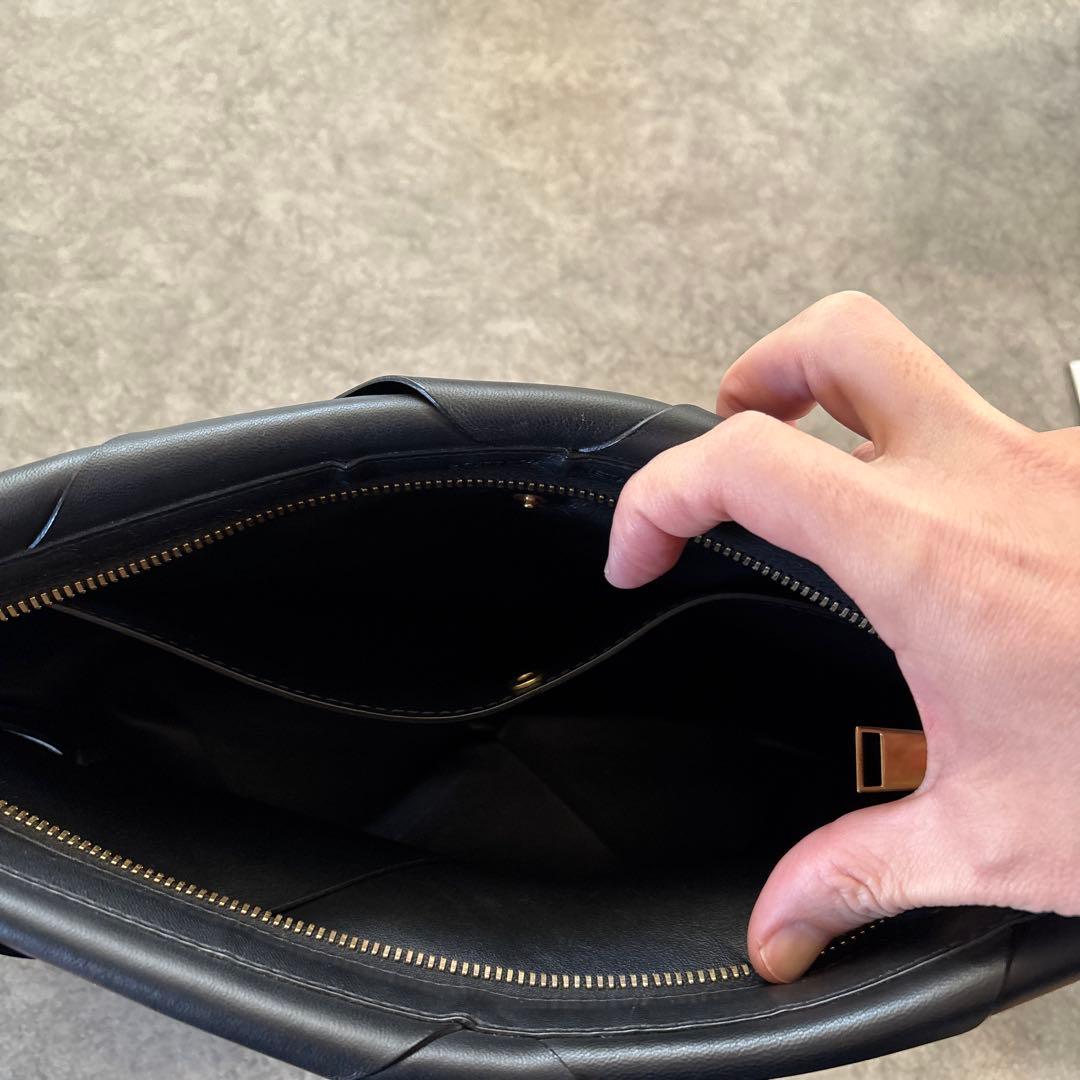 【定価20万】ボッテガヴェネタ クラッチバッグ 黒 イントレチャート カセット