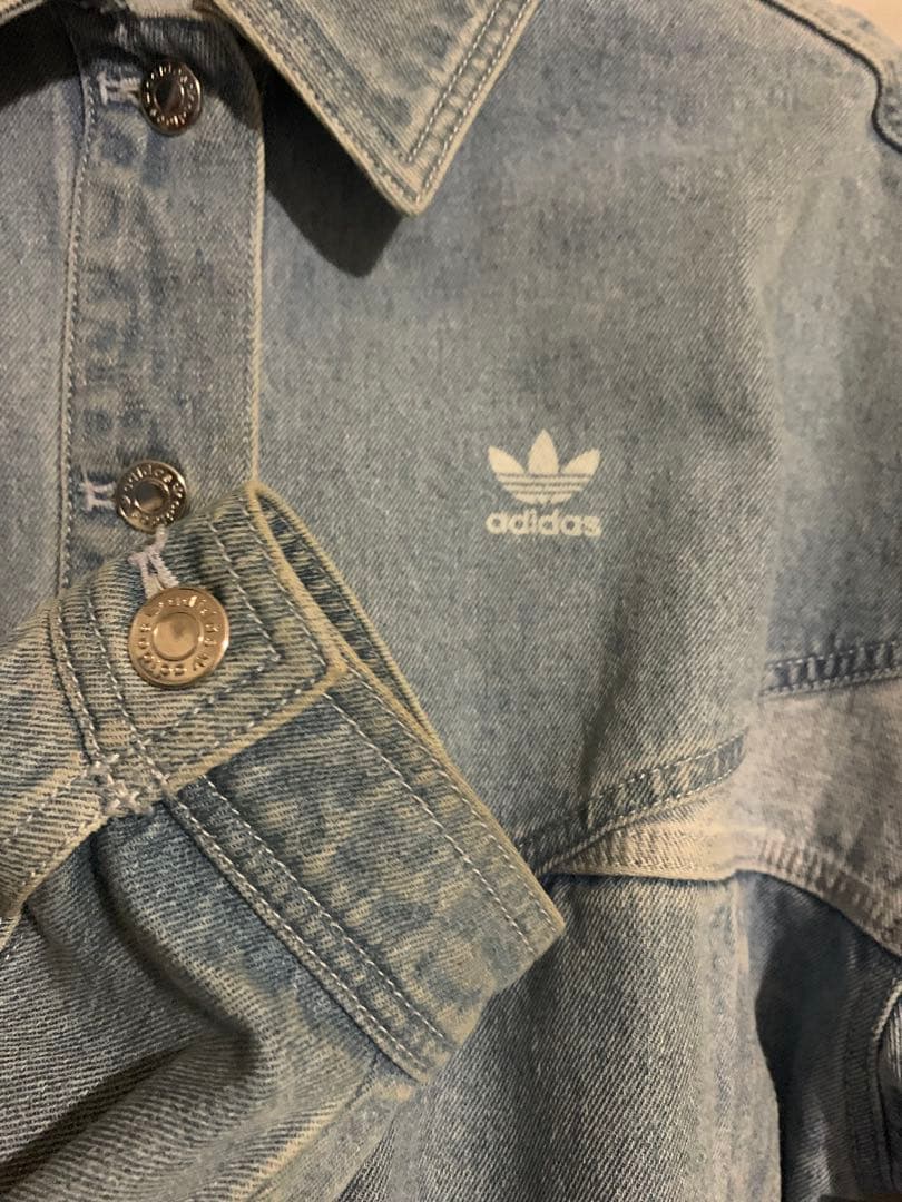 adidas クロップドデニムジャケット