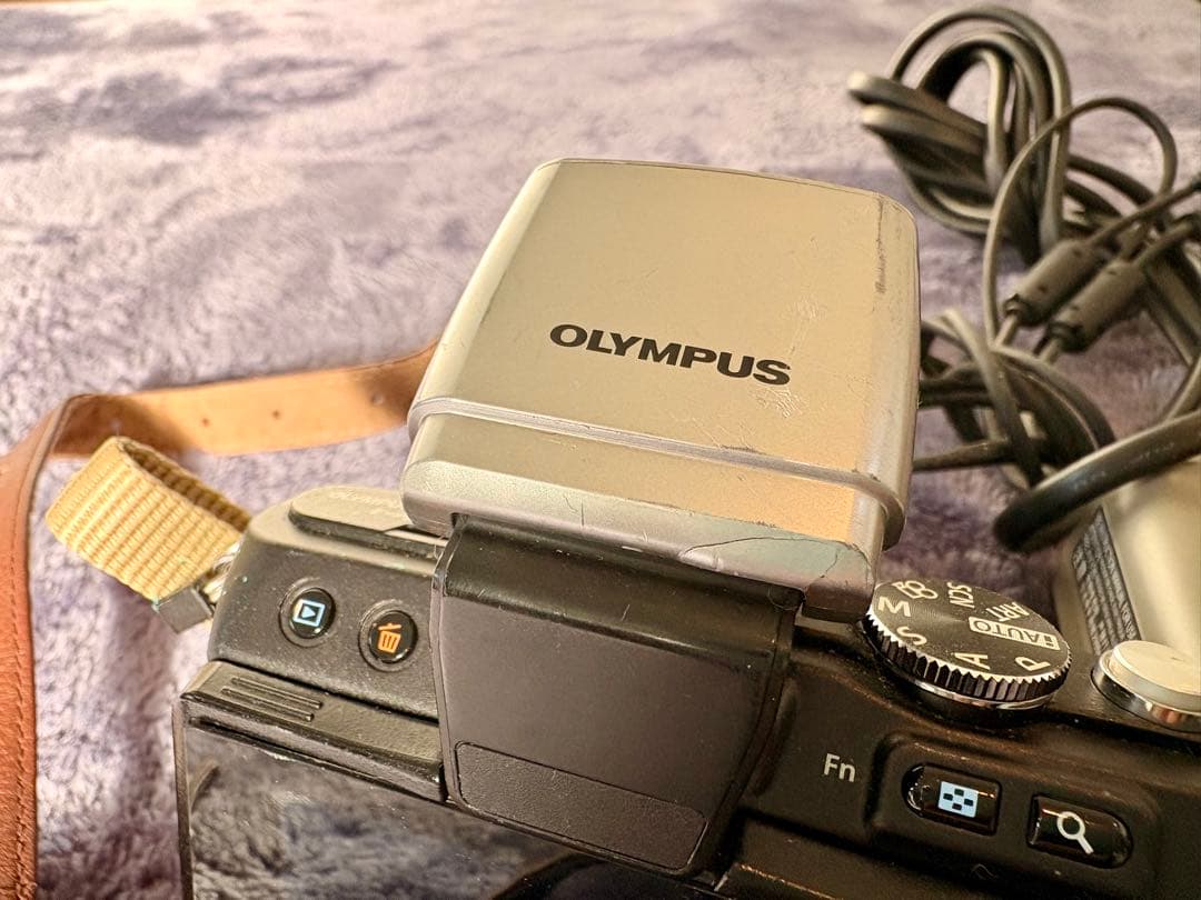 OLYMPUS コンパクトデジタルカメラ 本体