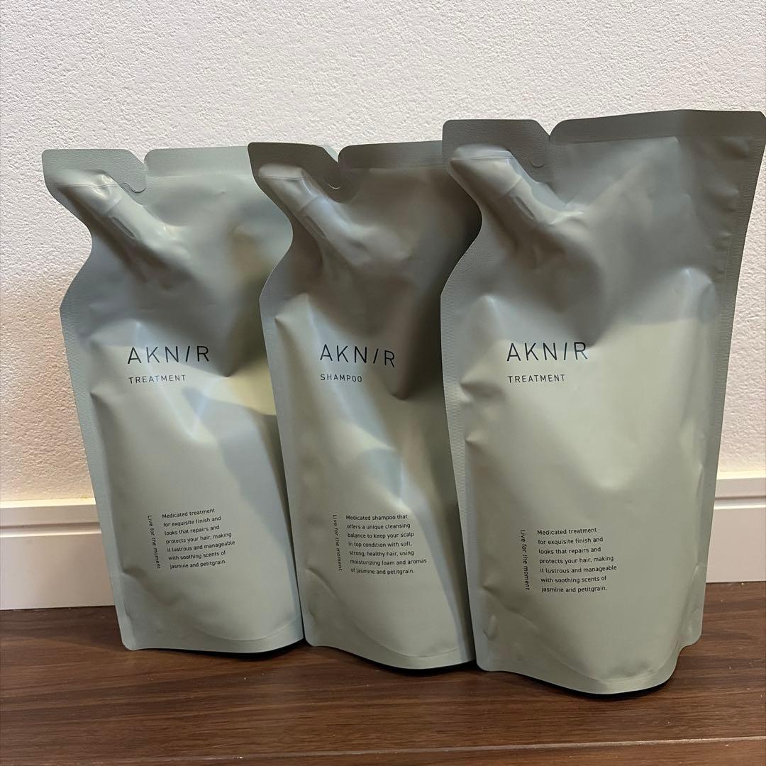 お得！AKNIR シャンプー1個、トリートメント2個