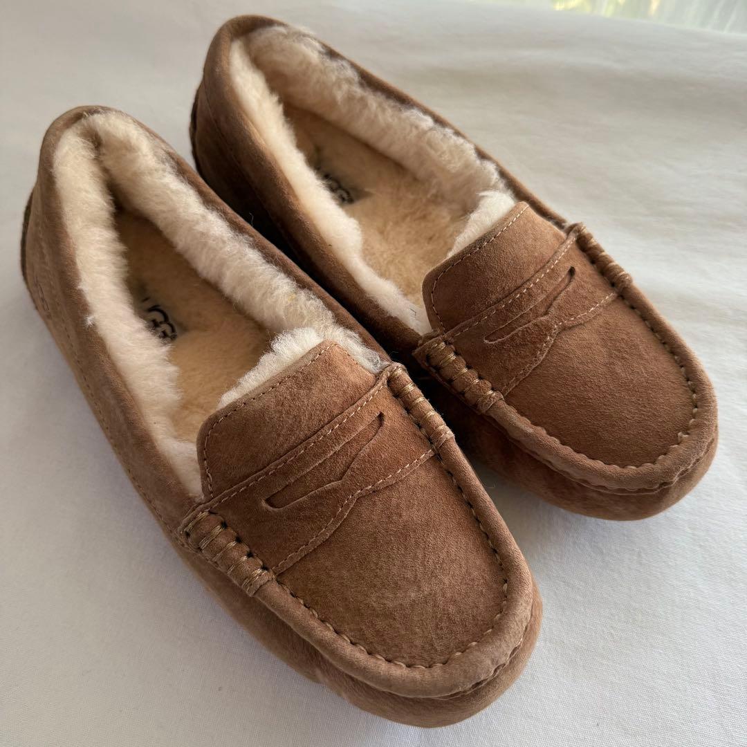 新品 未使用 UGG ブラウン モカシン 24cm