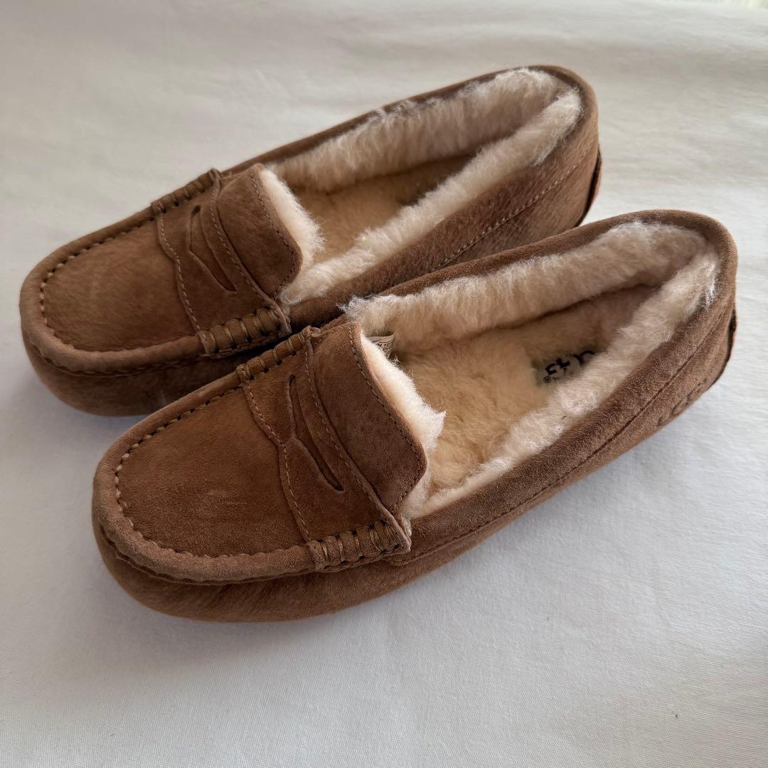 新品 未使用 UGG ブラウン モカシン 24cm