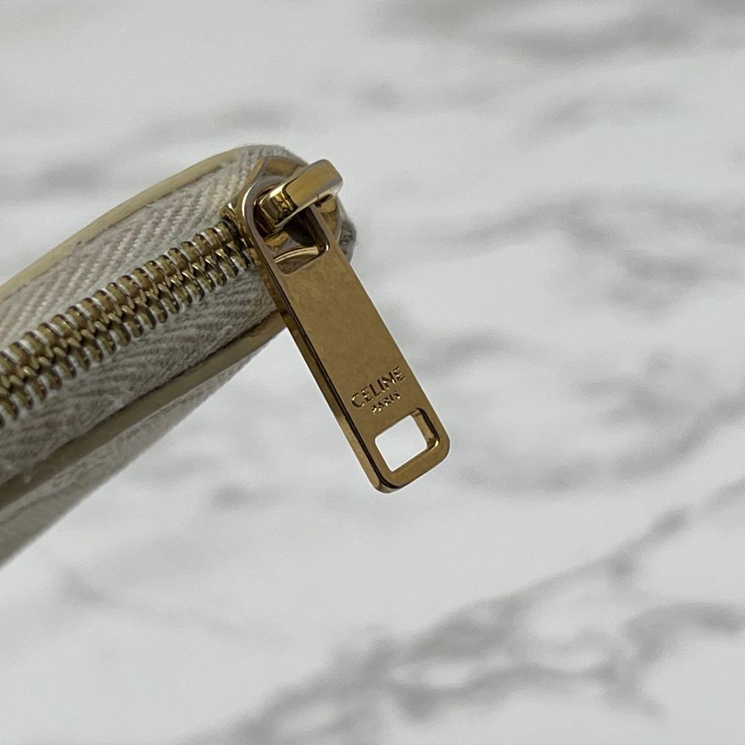 セリーヌ パース キュイル トリオンフ ケース ホワイト