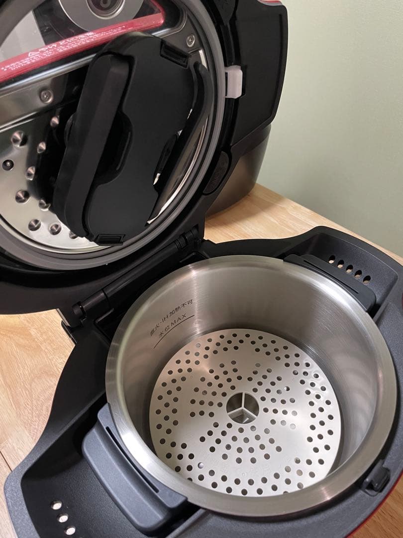 ヘルシオ　ホットクック レッド　KN-HT99A-R