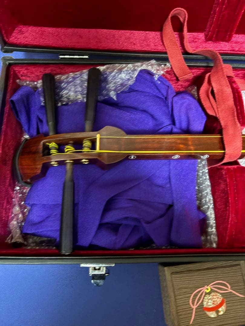 ”希少品”三味線セット　中棹（民謡、地唄、長唄兼用）ハードケース、撥、指すき付き