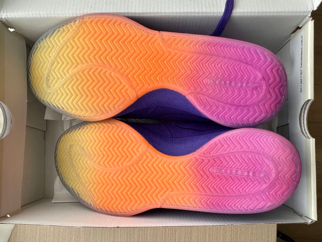 NIKE 新品27cm BOOK1