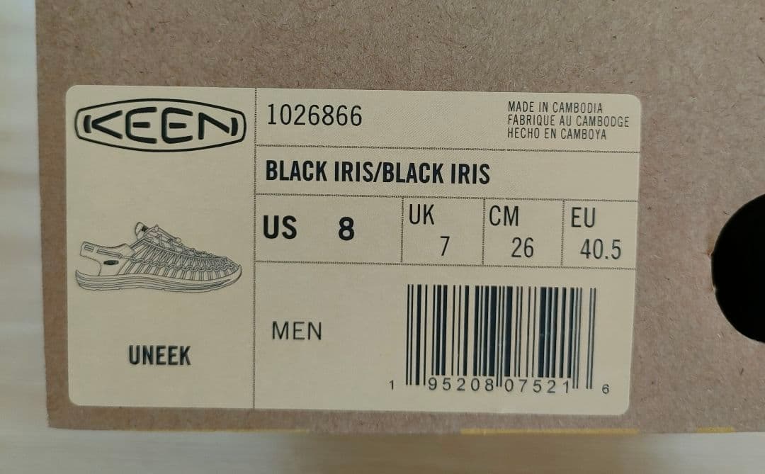 靴 KEEN UNEEK