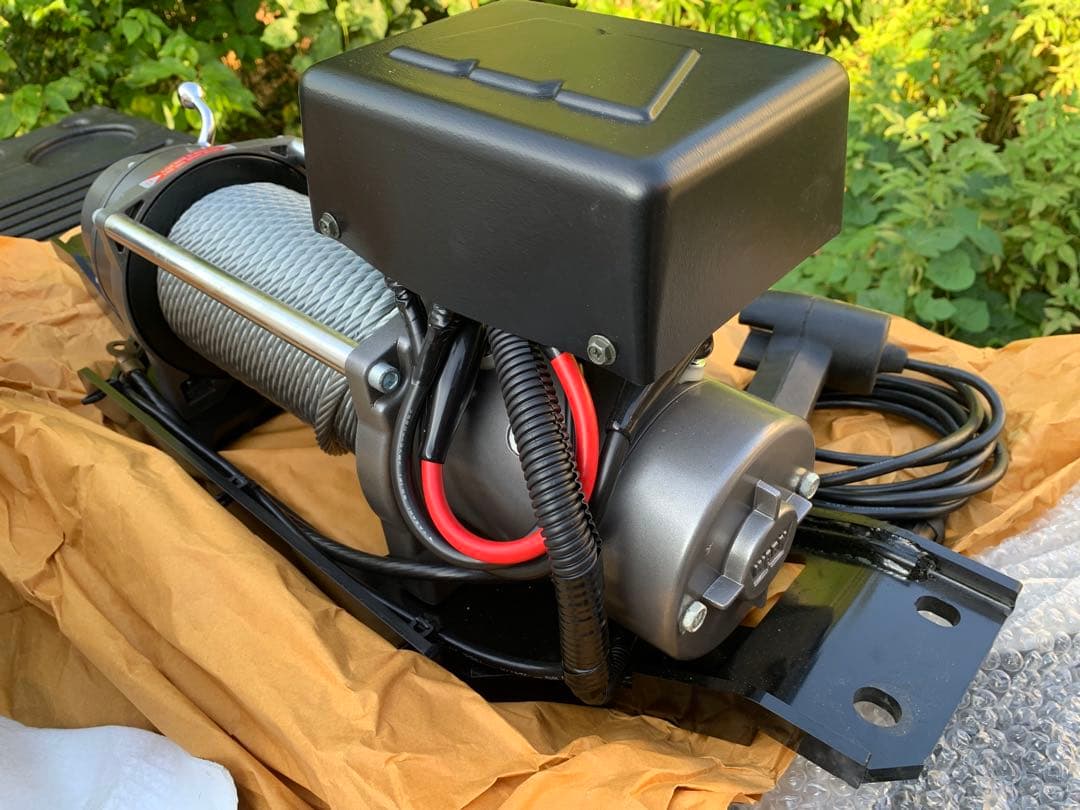 新品未使用WARN ウォーンM8000 ウィンチ 12V Y60マウント付き