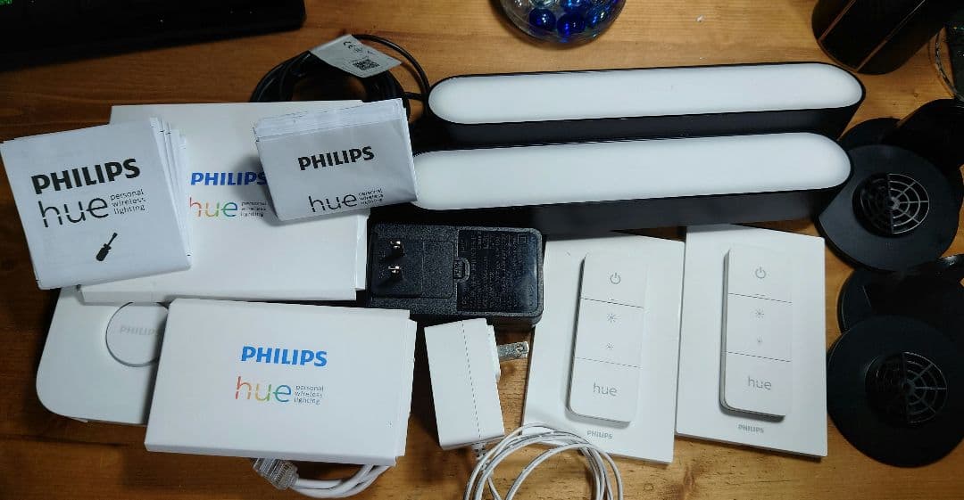 Philips Hue LEDバーライト×2＆ブリッジ×1＆ディマースイッチ×2