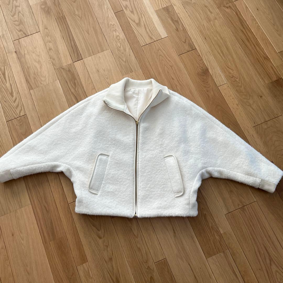 白ショートブルゾン