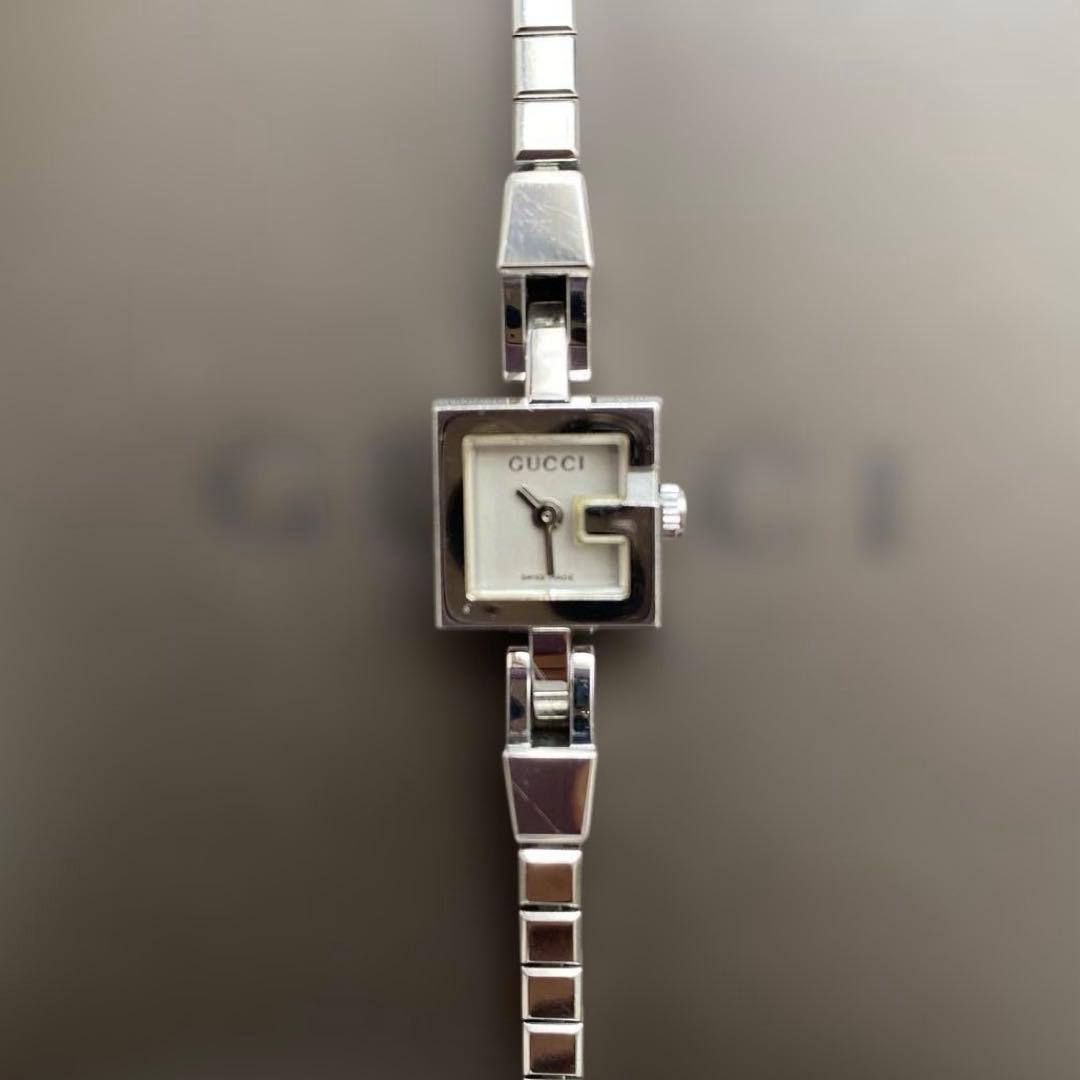 再値下げ！　美品⭐︎ グッチ GUCCI 　スクエア型時計 シルバー