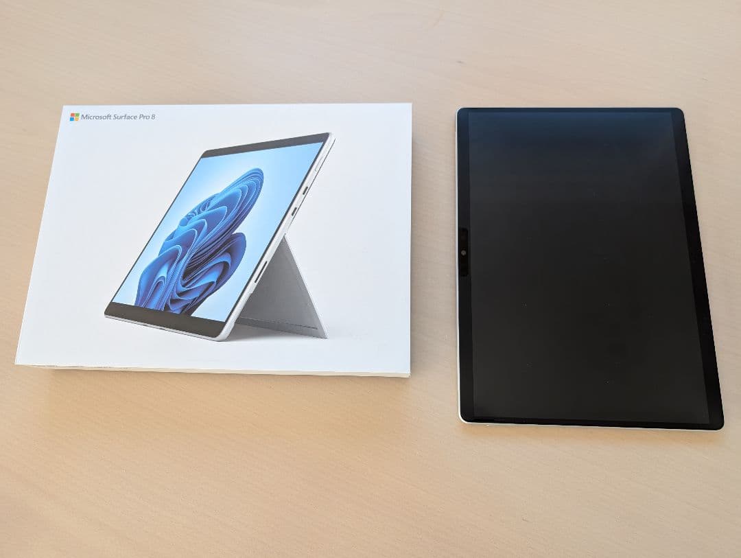 美品Microsoft Surface Pro 8 純正アクセサリー付