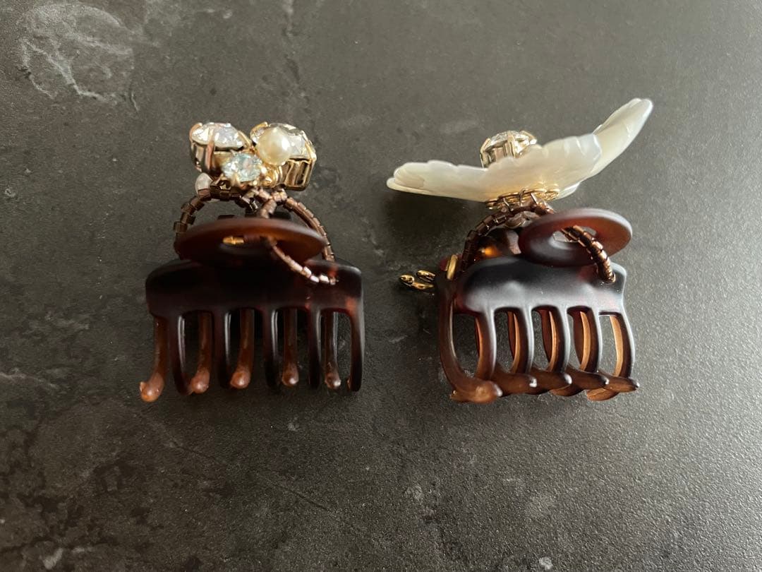 COMPLEX BIZ 白蝶貝　お花&スワロフスキー　ヘアクリップ 2個セット