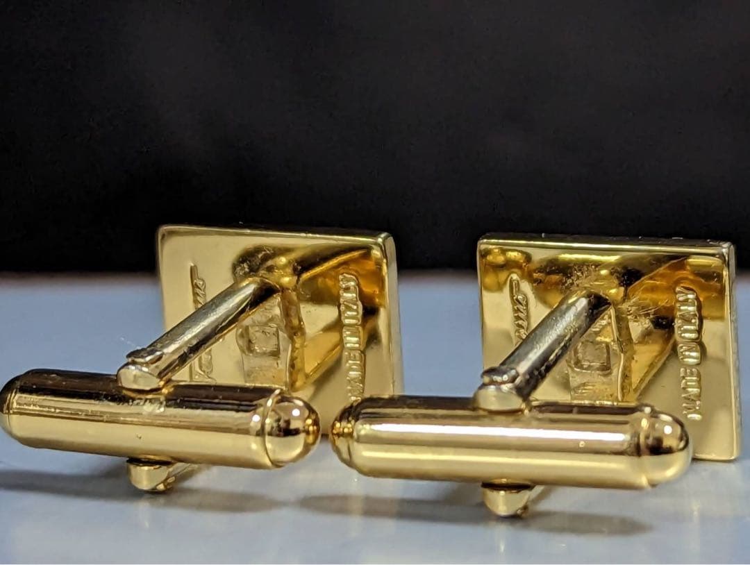 ◆Ferragamo カフス　dog No.112