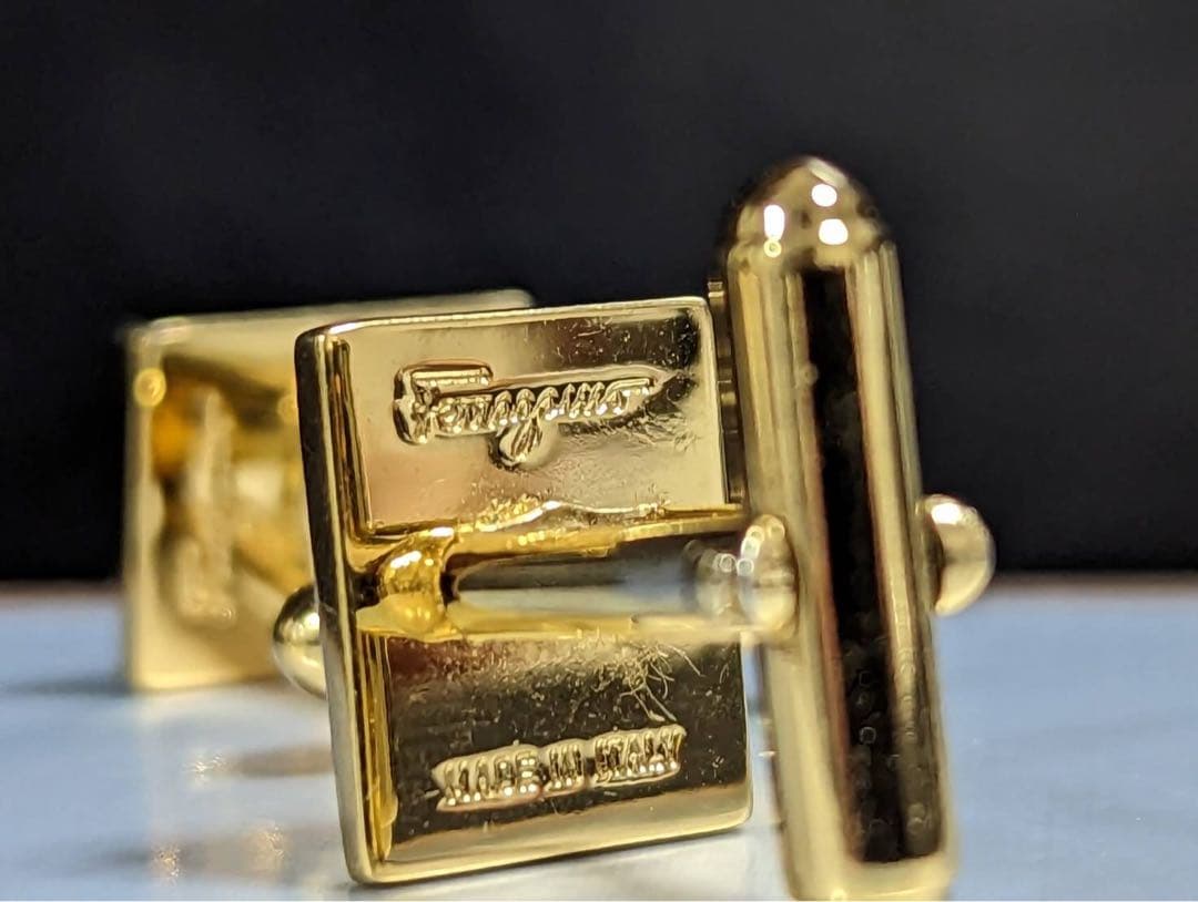 ◆Ferragamo カフス　dog No.112