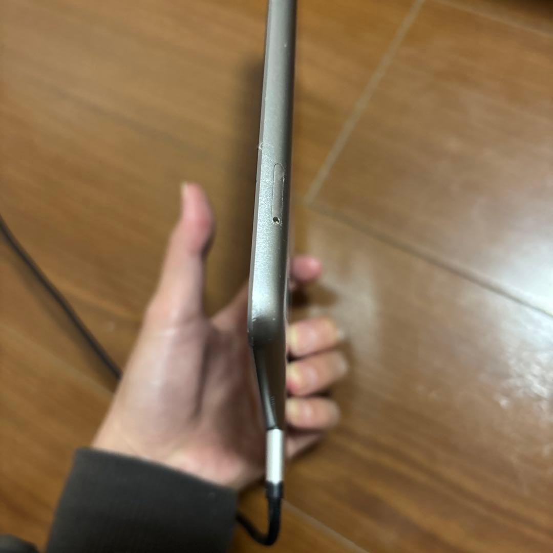 本日発送可能　iPad シルバー　第6世代　32GB