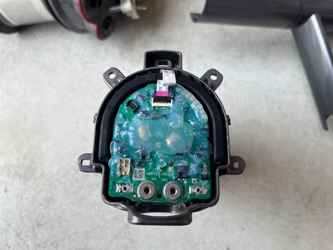 ダイソン　V12 SV20 detect slim 分解整備・殺菌洗浄済み