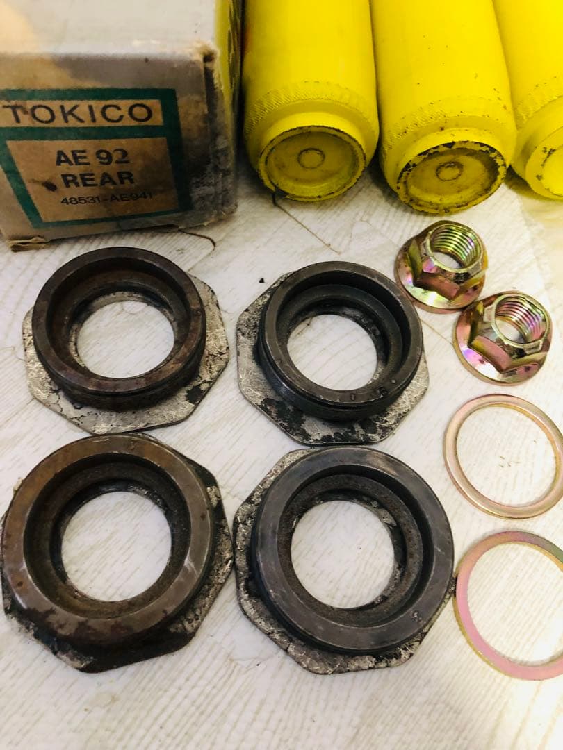 【送料込み】激安　ショックアブソーバー