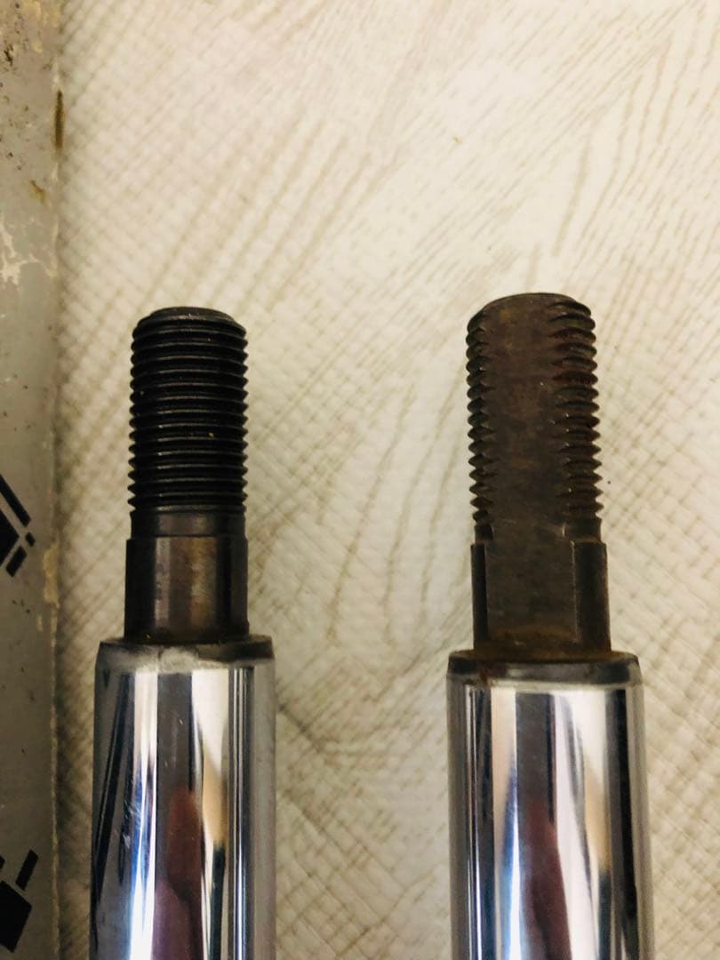 【送料込み】激安　ショックアブソーバー