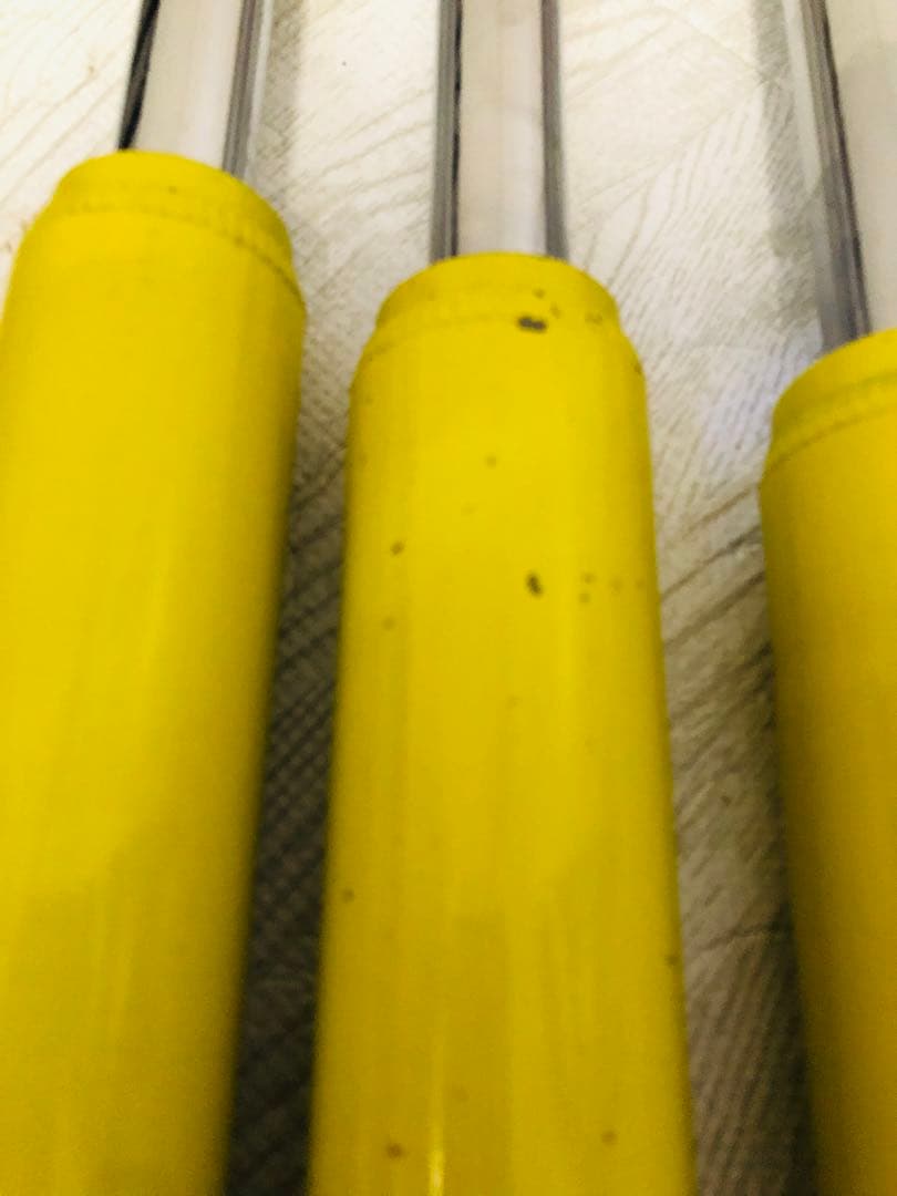 【送料込み】激安　ショックアブソーバー