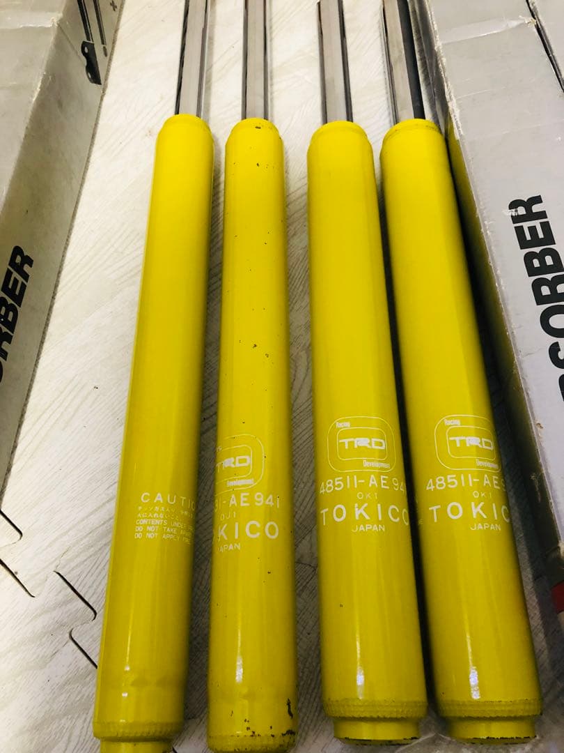 【送料込み】激安　ショックアブソーバー