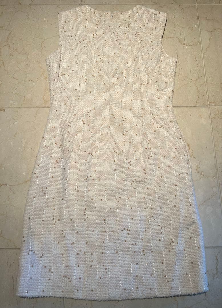 FOXEYフォクシーブティック　ツイード白ワンピース40スパンコール卒業入学