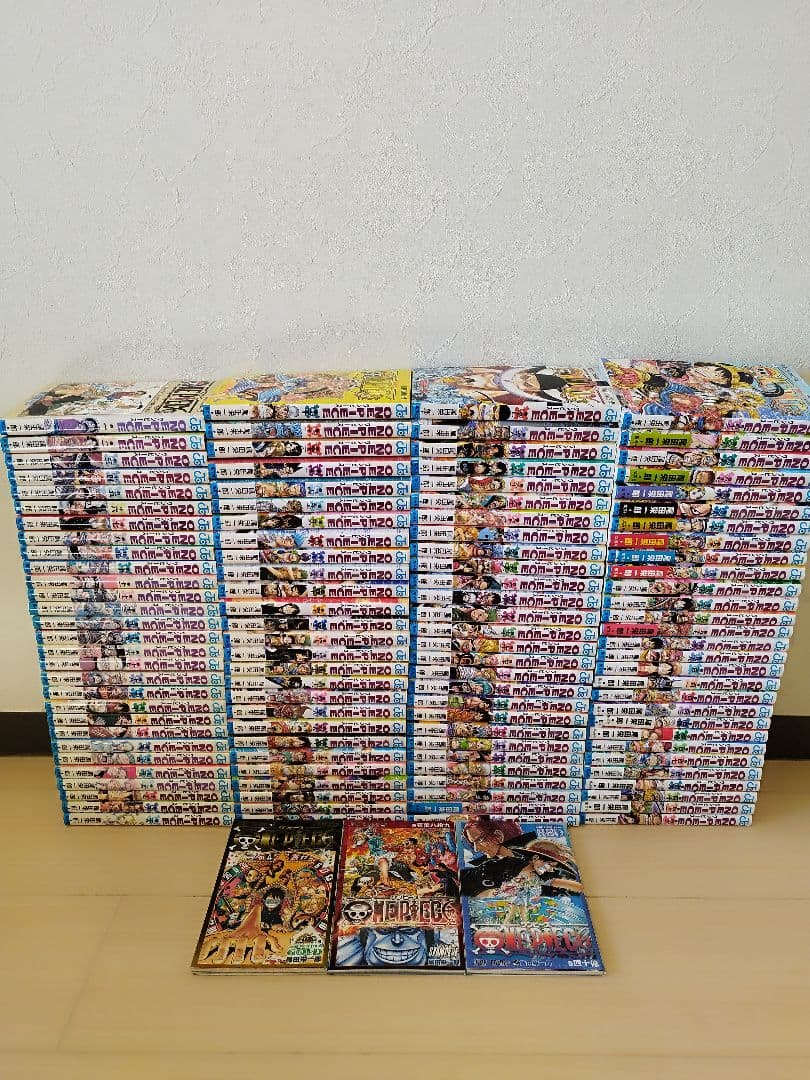 24時間以内発送します！ ワンピース　 1〜113巻　全巻セット +映画特典3冊