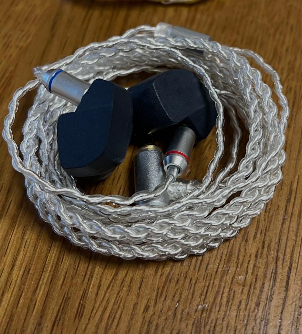 イヤホン Final A4000