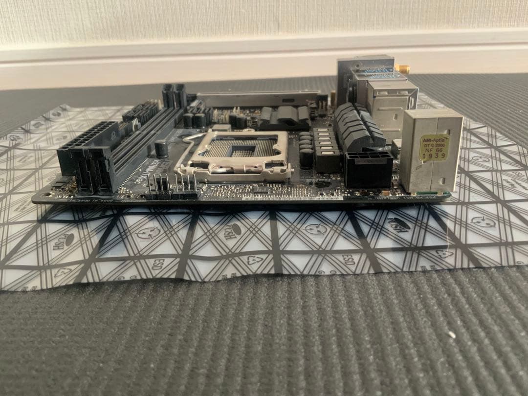 マザーボード ASRock H370M-ITX/ac (LGA1151 / Mini-ITX)