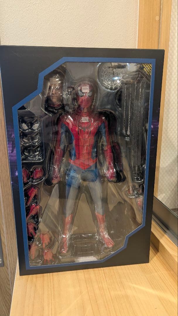 ホットトイズ スパイダーマン ニュー・レッド＆ブルースーツ MMS679