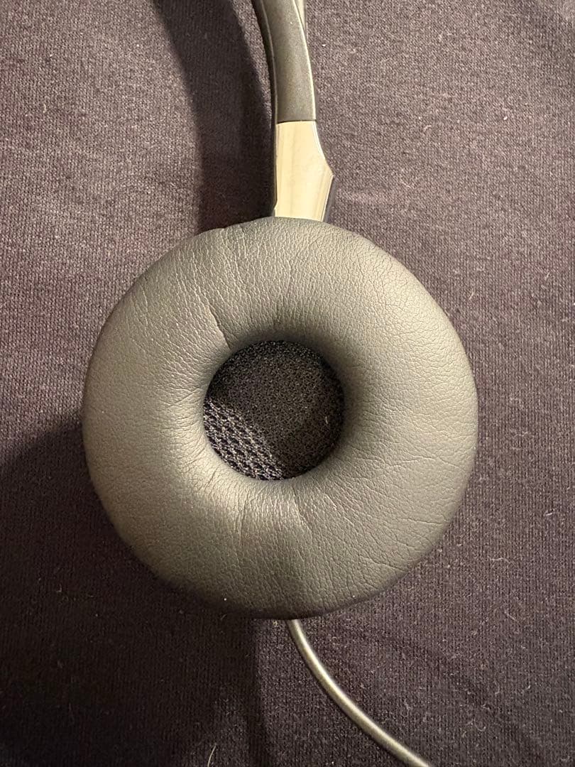 ノイズキャンセリング機能付きの有線ヘッドセット