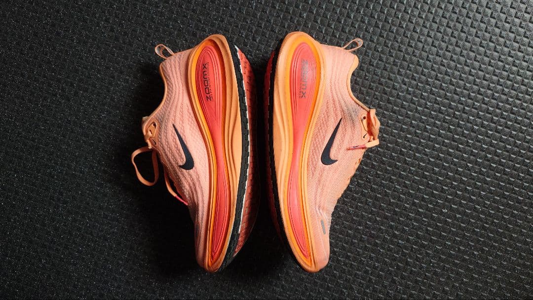 NIKE VOMERO PLUS　26.0cm オレンジ