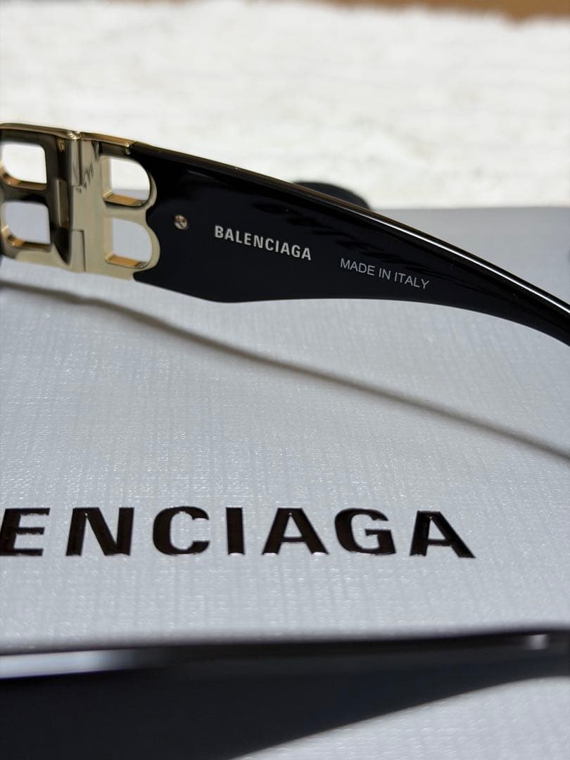 BALENCIAGA BBロゴ サングラス ブラック　(期間限定セール！)