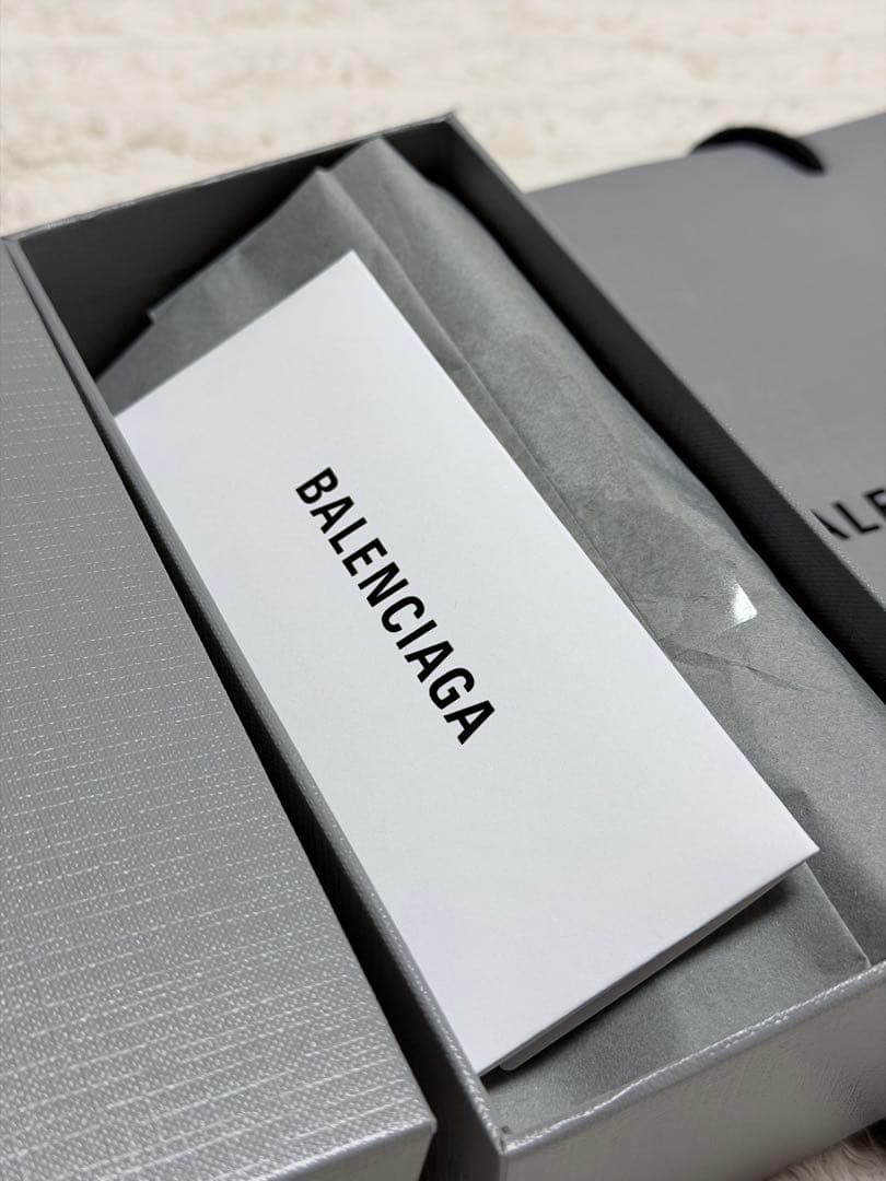 BALENCIAGA BBロゴ サングラス ブラック　(期間限定セール！)