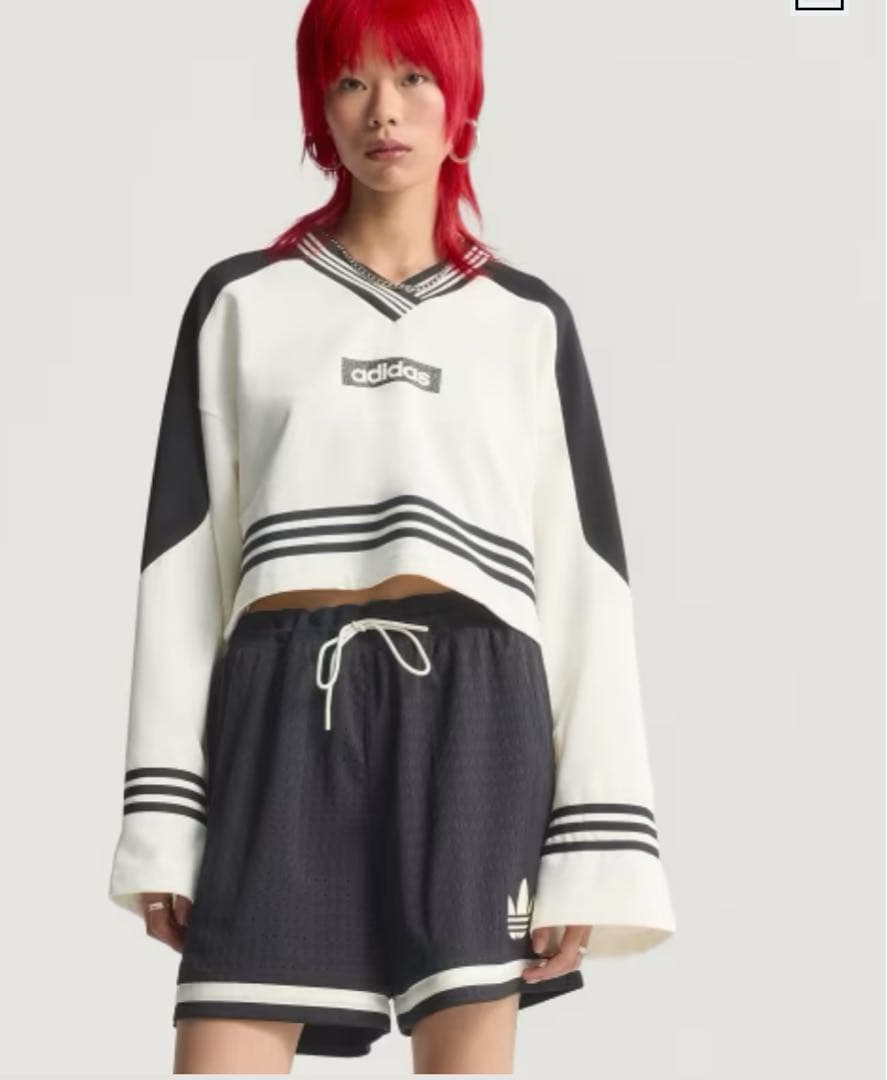 新品adidas✨️ブロッキング クルーネック スウェットシャツ