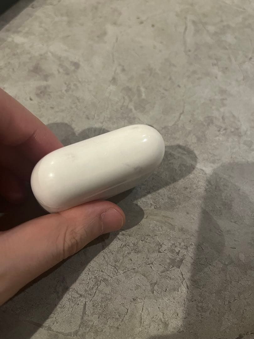 AirPods Pro第二世代 ホワイト 充電ケース付き